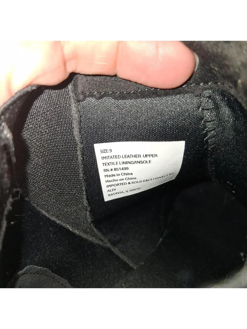 Women's pointed size 9 Black Boot